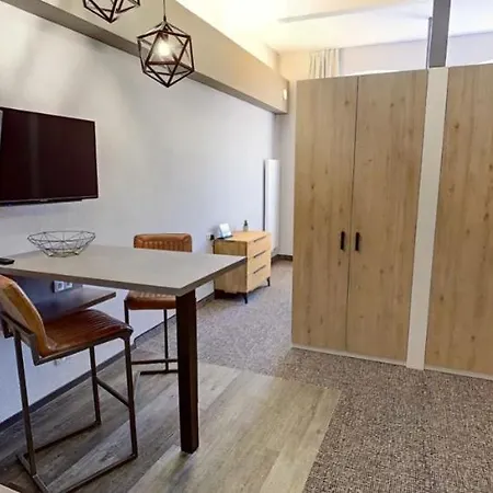 Boardinghouse アパートホテル エムデン