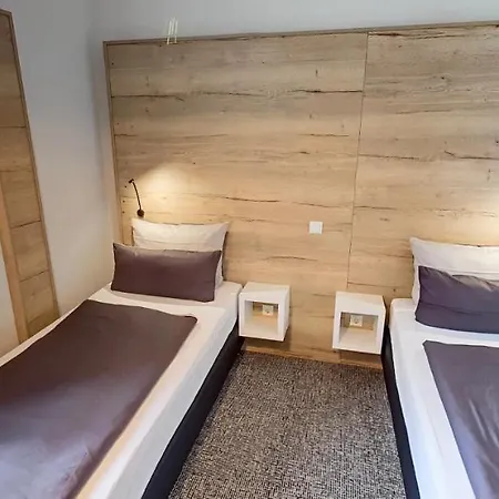Boardinghouse Ξενοδοχείο με διαμερίσματα 4*