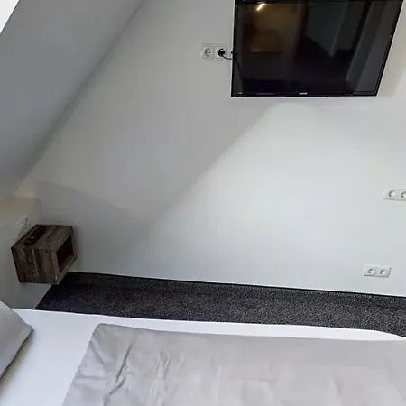Boardinghouse 4* Έμντεν